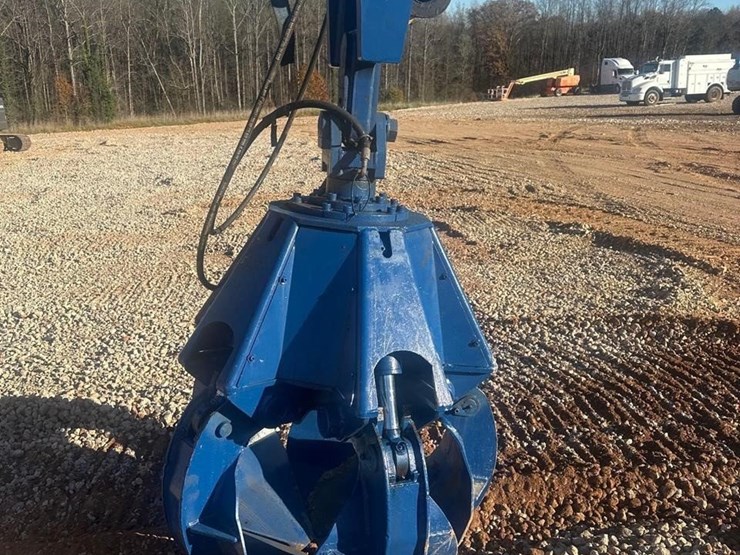 2021-komatsu-pc210-lc-11-image-22