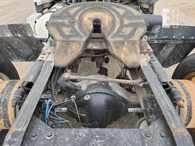 2018-freightliner-cascadia-113-image-17