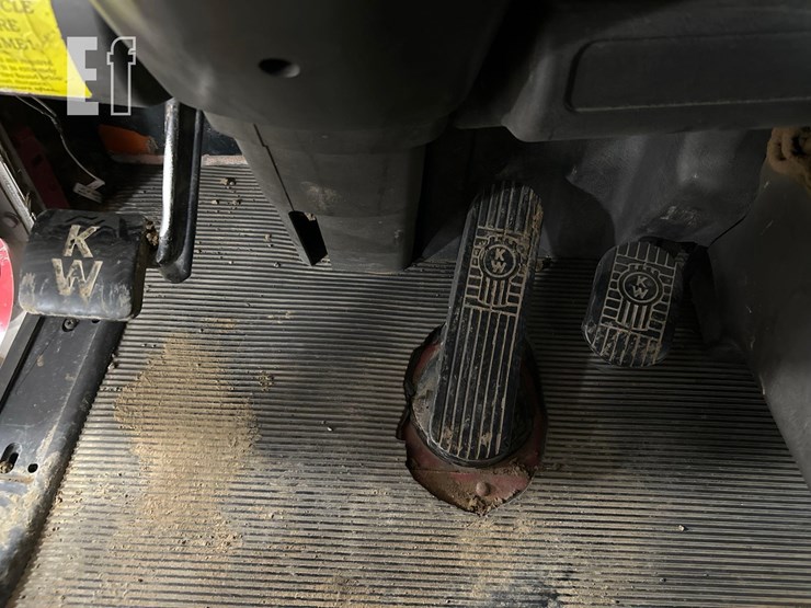 2006-kenworth-t800-image-11