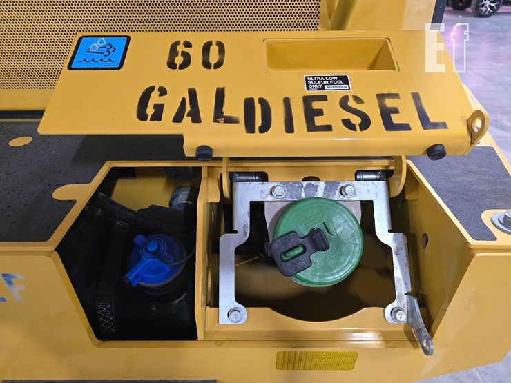 2022-deere-444-p-tier-image-31