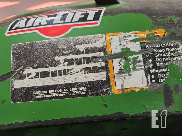 2000-john-deere-5210-image-26