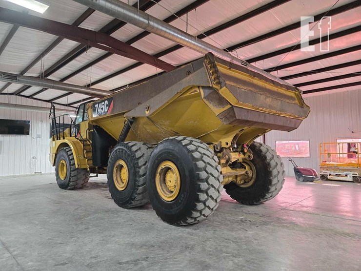 2015-caterpillar-745c-image-4