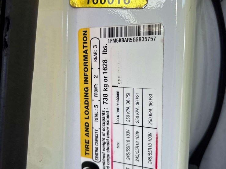 2016-ford-explorer-image-5