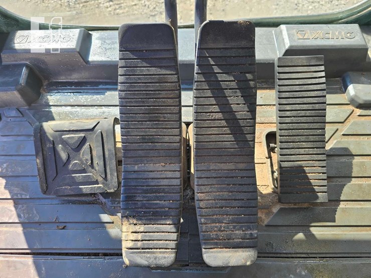 2022-xcmg-xe210u-image-14