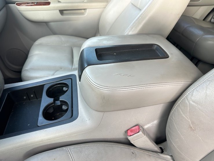 2011-gmc-yukon-image-36