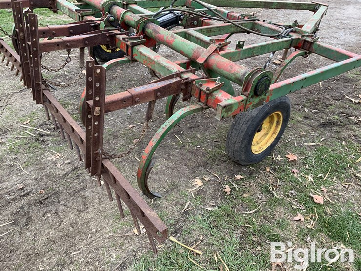 10'-10-shank-chisel-plow-image-15