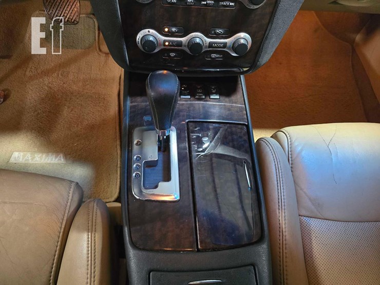 2011-nissan-maxima-image-14