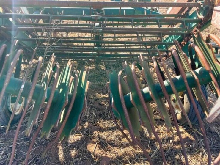 kmc-peanut-digger-image-7