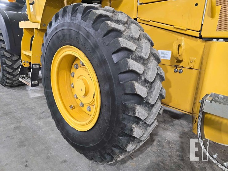 2022-deere-444-p-tier-image-28