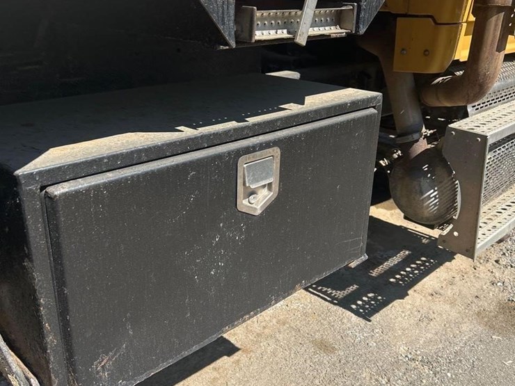 2008-sterling-l8500-image-27