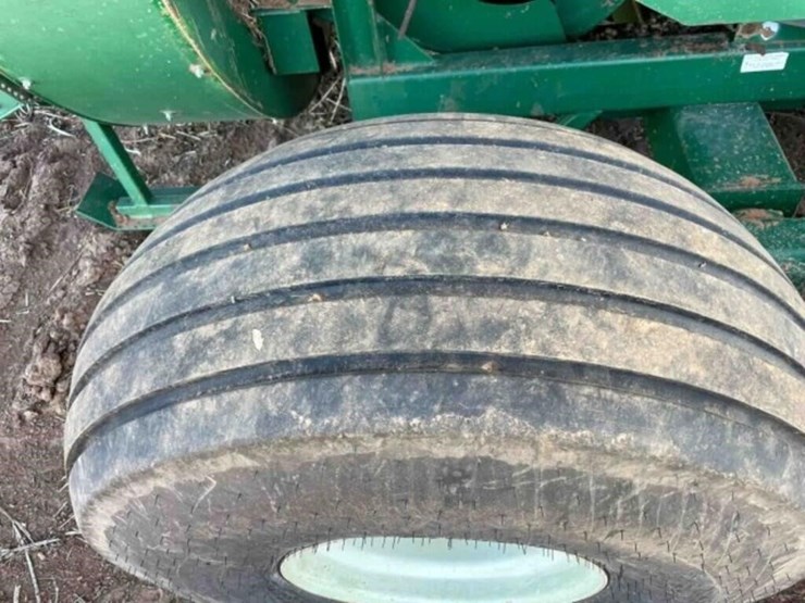 kmc-3360-peanut-harvester-image-12