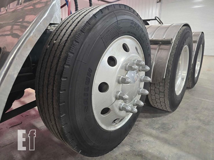 2005-mack-vision-cxn613-image-24