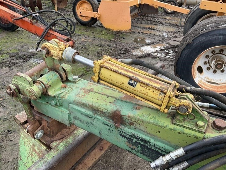 john-deere-115-image-8