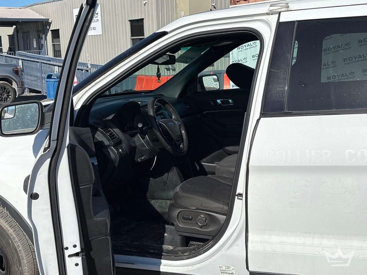 2017-ford-explorer-image-9