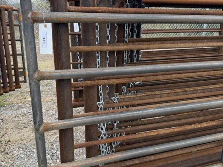 #146-•-freestanding-panels-24'-w/-one-12'-gate-image-2