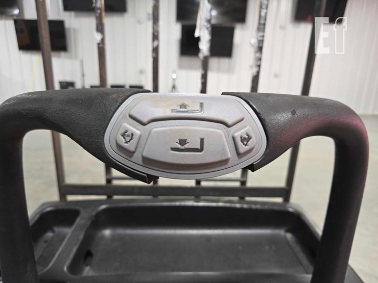 raymond-8400-image-11