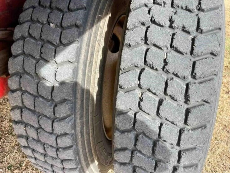 1994-international-dump-truck-image-10