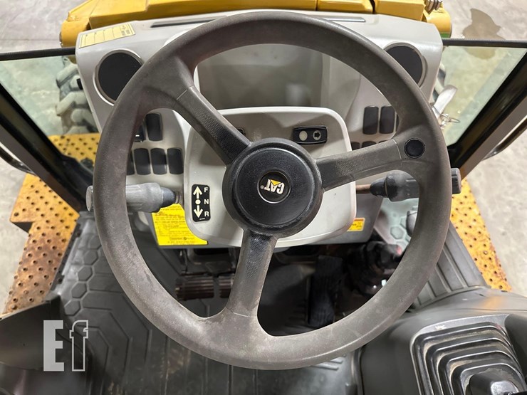 2017-caterpillar-415f2-image-23