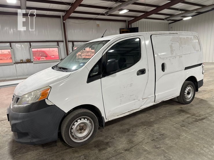 2016-nissan-nv200-image-1