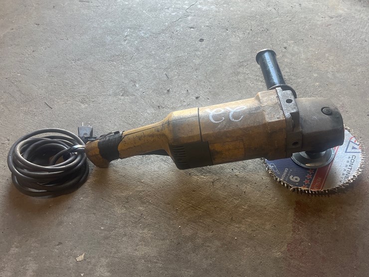 #22-•-dewalt-dw474-angle-grinder-image-2