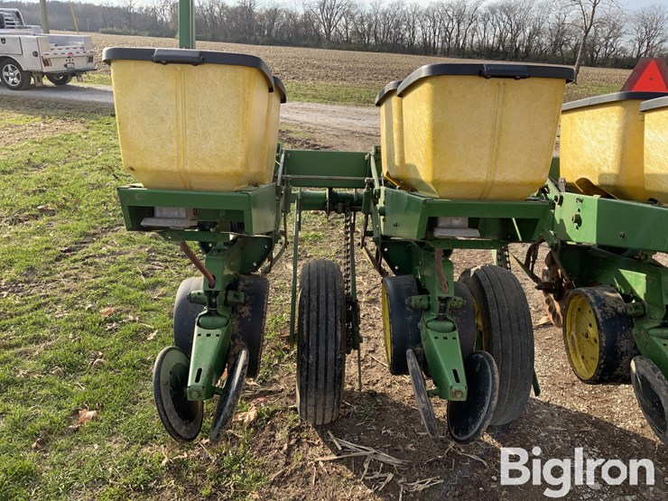 john-deere-7000-image-17