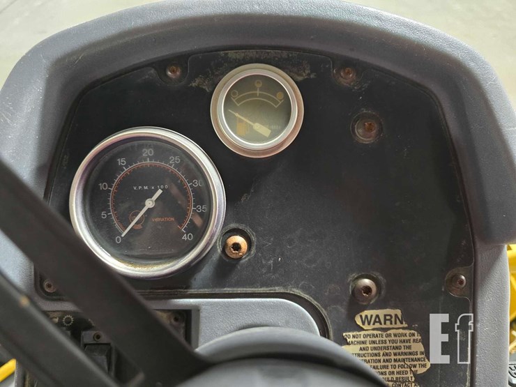 2003-caterpillar-cs-563e-image-15