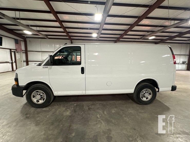 2018-chevrolet-express-2500-image-5