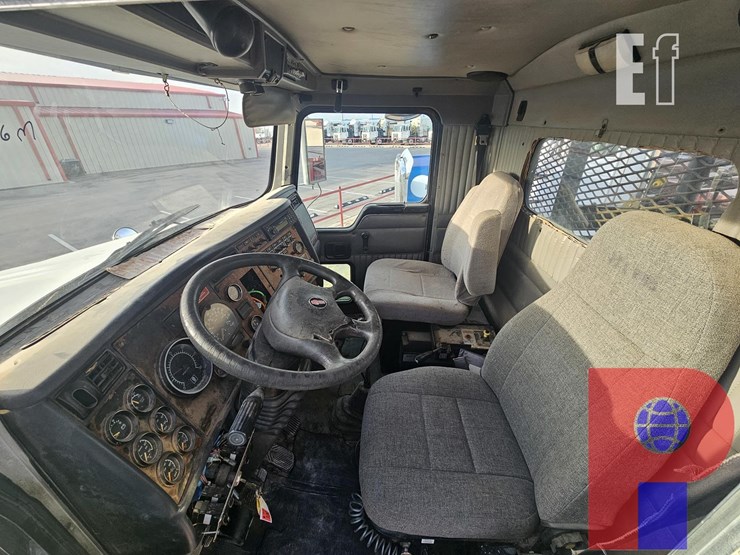 2005-kenworth-t800-image-13