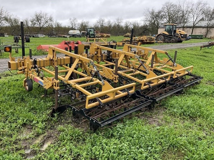 (offsite)-alloway-3-pt-3-row-60"-cultivator-image-5