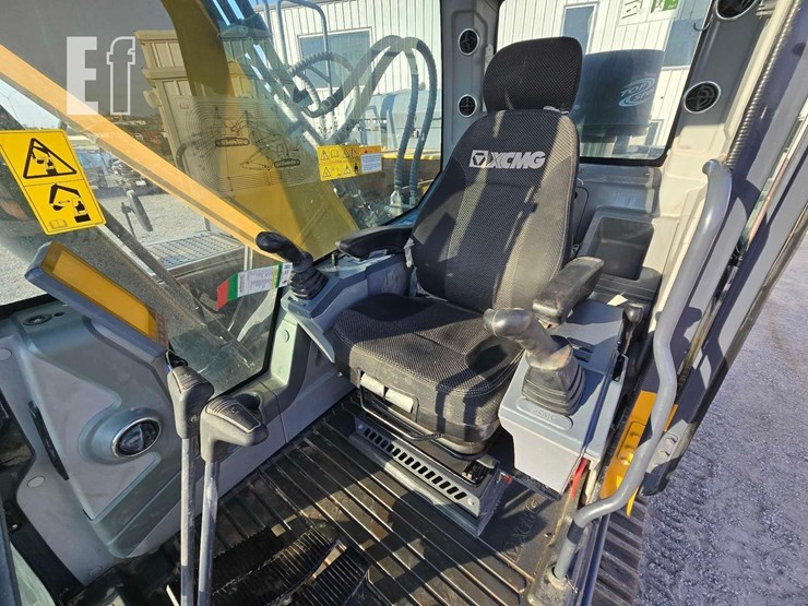 2022-xcmg-xe210u-image-12