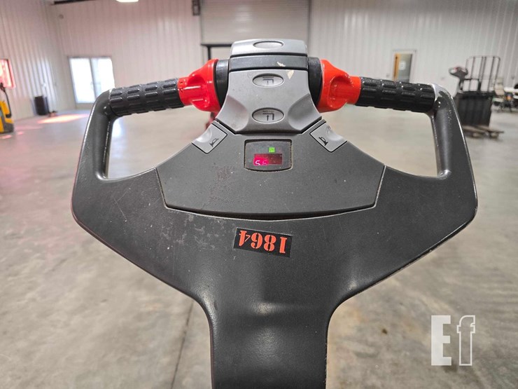 raymond-8400-image-10