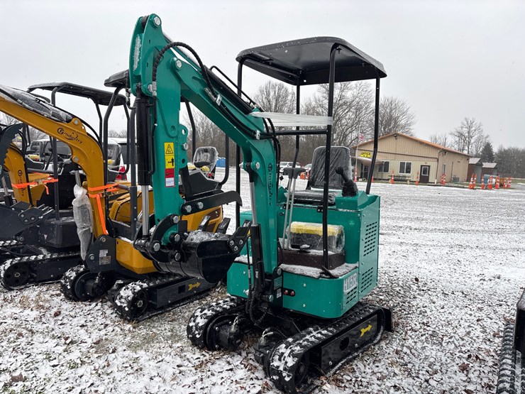 #2002-•-unused-h15r-mini-excavator-image-1
