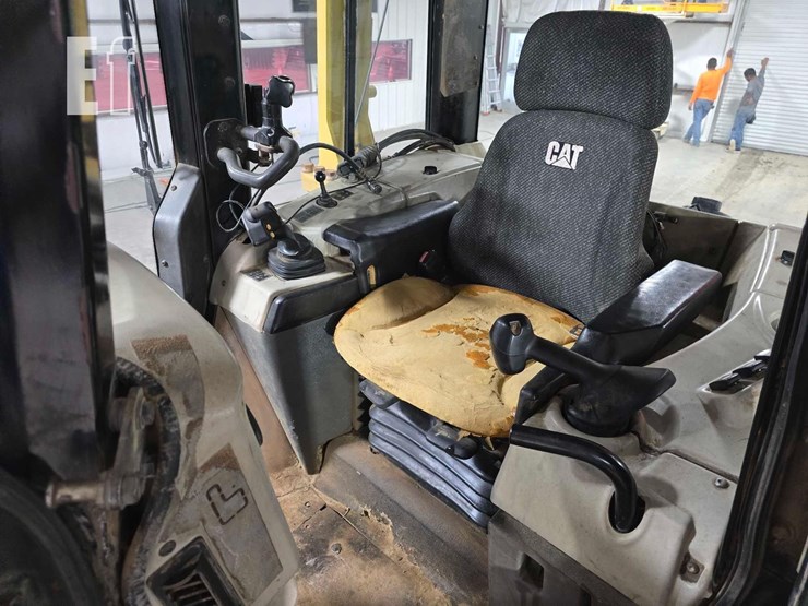 2013-caterpillar-d6n-lgp-image-12