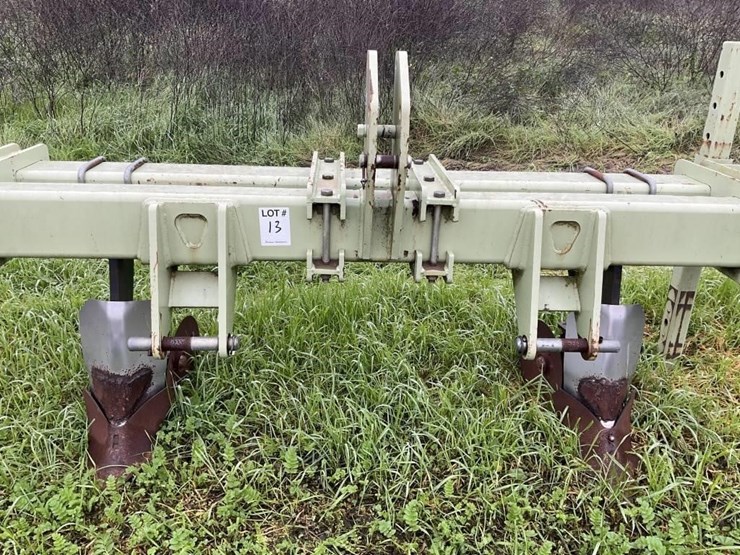 (offsite)-orthman-3-pt-3-row-60"-furrow-bar-image-7