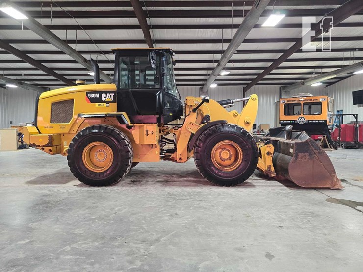 2015-caterpillar-930m-image-6