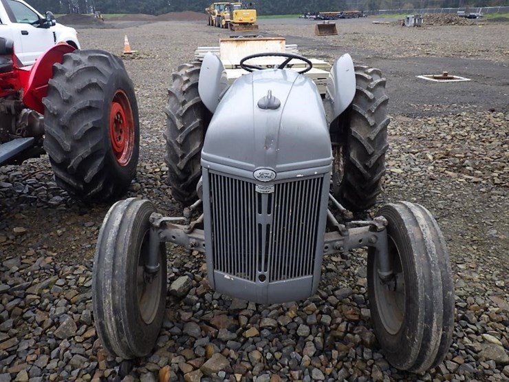 ford-tractor-image-2