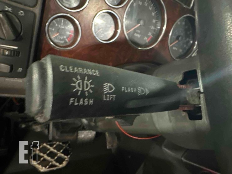 2009-mack-granite-gu713-image-20