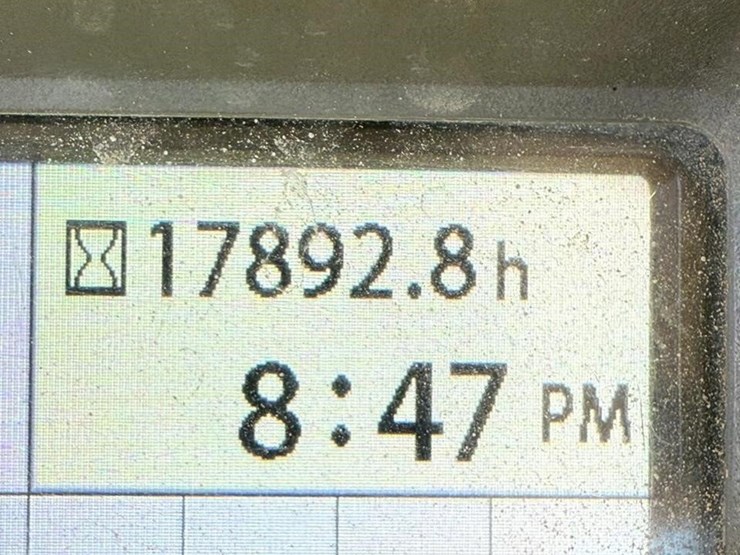 2015-deere-470g-lc-image-16