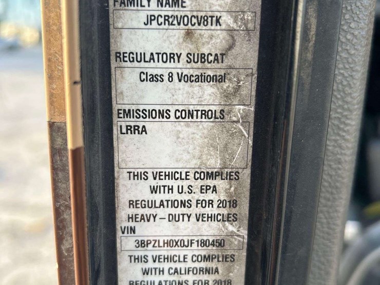 2018-peterbilt-320-image-5