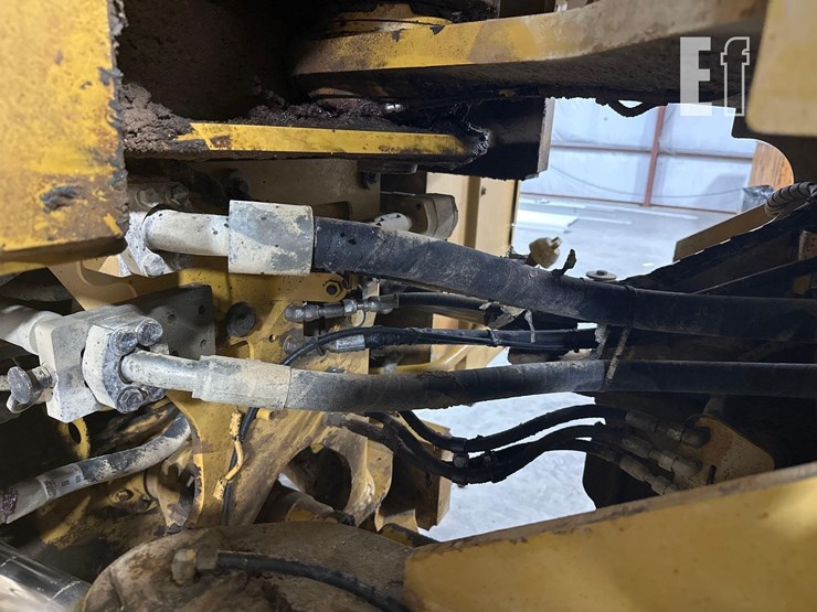 2013-caterpillar-966k-image-22