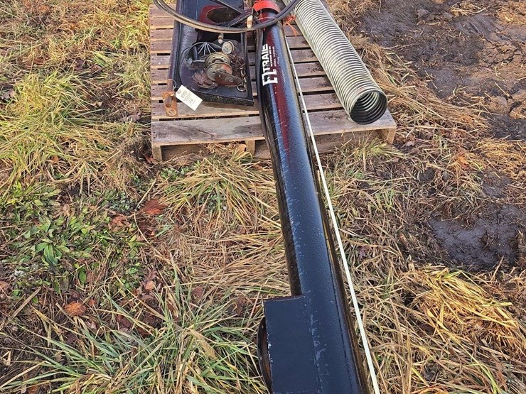 e-z-trail-tender-auger,-hyd-drive-image-4