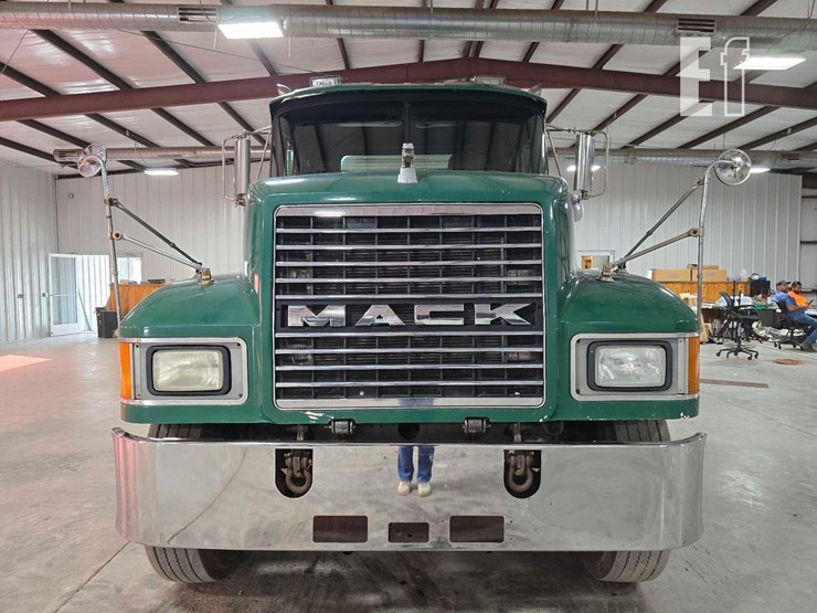 2000-mack-ch613-image-7