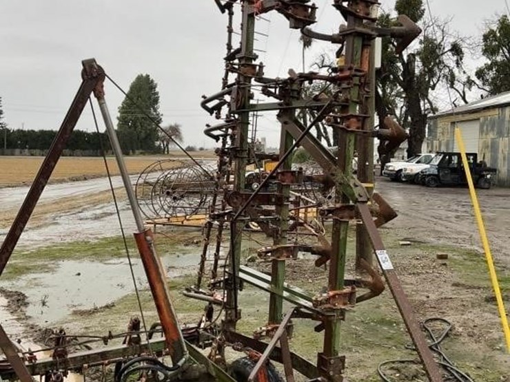 glenco-30'-fold-up-field-cultivator-image-6