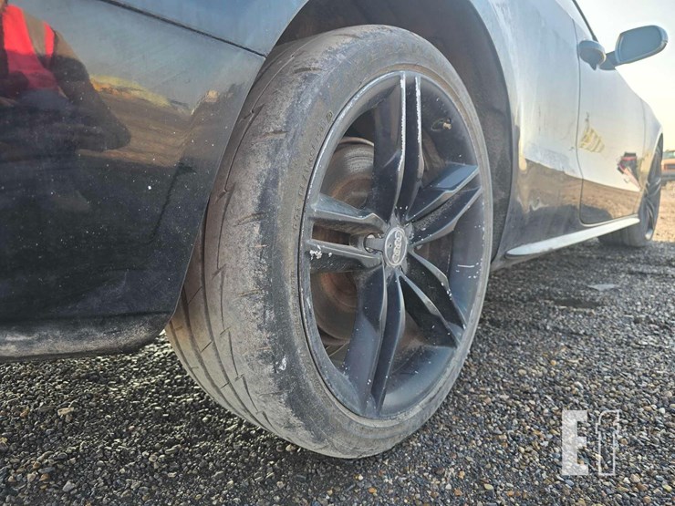 2010-audi-s5-image-21