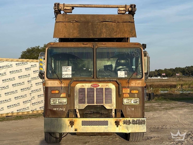 2018-peterbilt-320-image-30