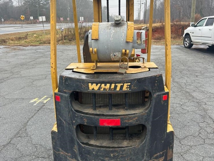 white-4000lb-propane-forklift-1193-image-5