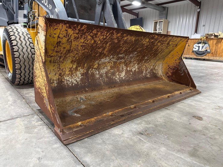 2020-deere-310l-ep-image-11