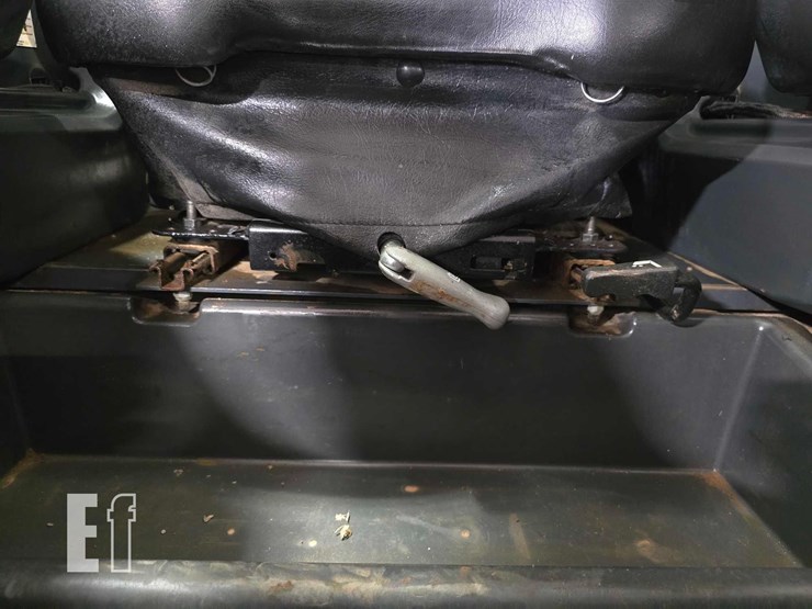 2019-deere-331g-image-23