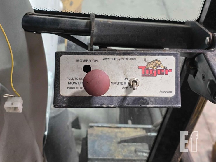 2005-massey-ferguson-5455-image-27