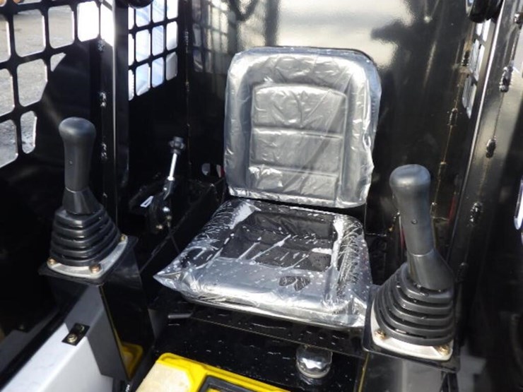 2025-sdlool-w25-skid-steer-tracked-loader-image-5